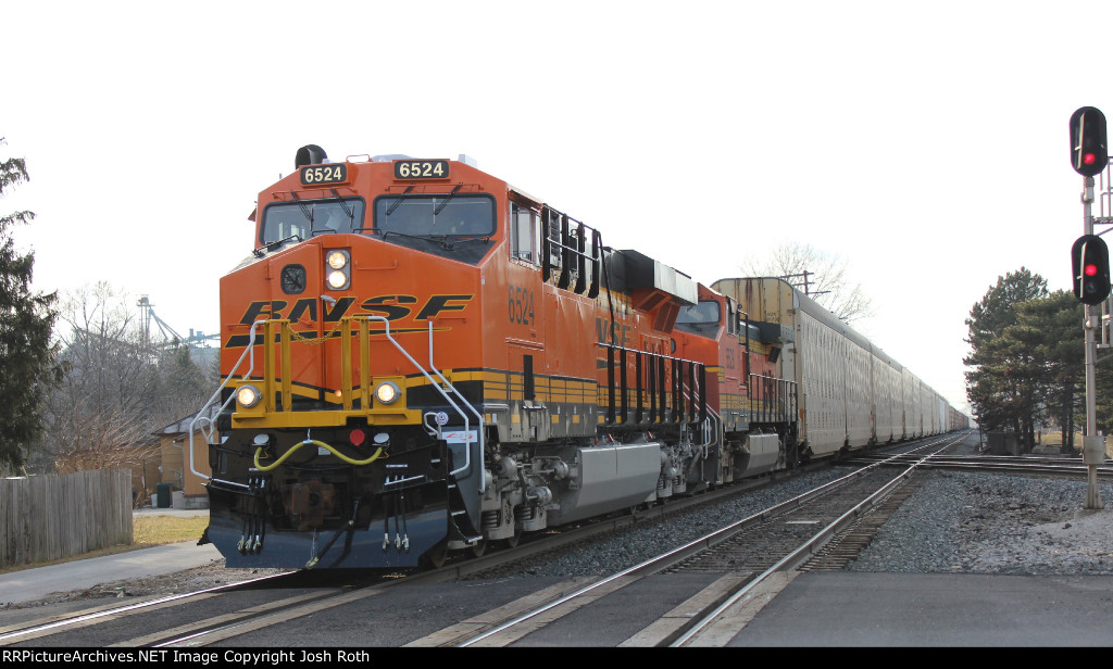 BNSF 6524 & BNSF 5528